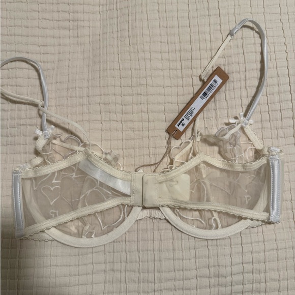 SKIMS embroirdered toole unlined demi bra marble heart 34c - Picture 4 of 5